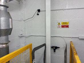 用易于清洗的贝尔佐纳 (Belzona) 5111(陶瓷护层)涂覆墙,维持高度卫生 用易于清洗的贝尔佐纳 (Belzona) 5111(陶瓷护层)涂覆墙,维持高度卫生