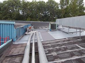 敷涂贝尔佐纳 (Belzona) 3131(WG 膜),以封装开裂区 敷涂贝尔佐纳 (Belzona) 3131(WG 膜),以封装开裂区